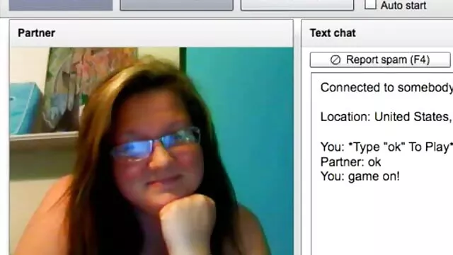 Մայրս ծերունին մազոտ պոռնո այժմ եւ հետո ստանում առաջ օտար մոտ իր քնած ընկերուհու կինոթատրոնում.