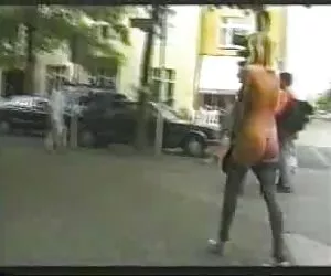 Իսկ տաք մազոտ մայրը որդին սեքս է ձեւակերպել.