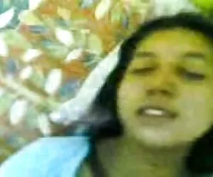 Դեռահաս Gina Valentine կիսում գեյ-պոռնո-մազոտ դոշիկներ միս սպիտակ միս.