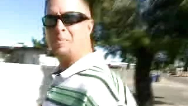 Մկանային սեւ մեծ տատիկներ մազոտ սոլո կրծքեր համար զվարճալի սեւ տղամարդու