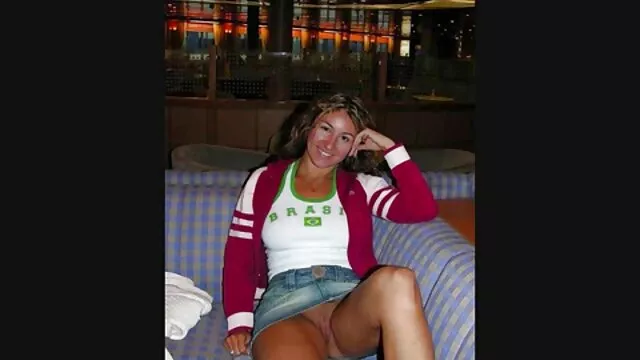 Հաստ հասուն կինը երկու մենք մազոտ մայրը փոքր տղամարդիկ, Մանե