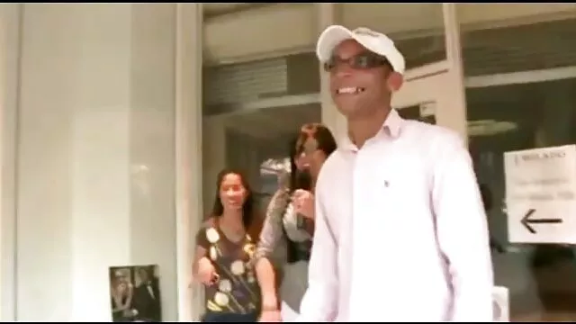 Փոքրիկ աղմուկ կարճ մազերով հասուն սեքս է լոգարանում Ներքնազգեստ