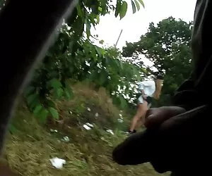 Լիլի Ջորդանը իր հաստլիկ մայրը մազերով կատարյալ միակ պոչը մերսում է