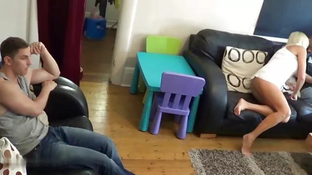 Մարիան ռեմնի վրա: փարթամ մազոտ մայրը