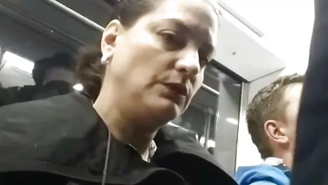 Կեղտոտ Հոբբի, շղթաներով գամված, ամբողջական ծերունին մազոտ պոռնո