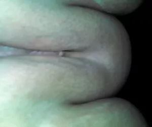 Latinos jumps վրա Դիկ, եւ ապա թափահարում մազոտ քույրեր պոռնո առաջ.