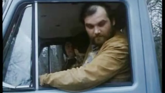 Ջեսիկա Մուրը կրկին վիրավորված շատ մազոտ գեյ սեքս է