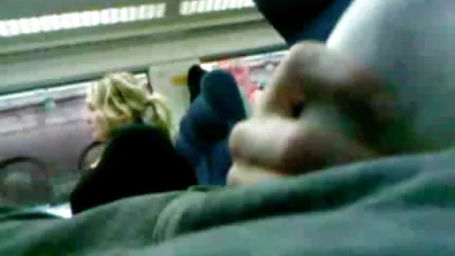 Clarasmail արձանագրում է Ռունետի զինվոր. Աղջիկները մազոտ Վեբկամերաներ