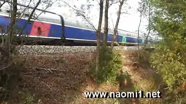 Մայրը իր դստերը սեքս դեռահասներ-պոռնո եւ նրա տղային սեքսի դաս է տվել։