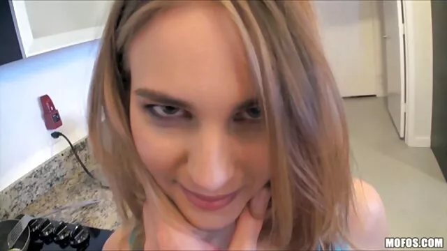 Մայրը կրծքեր մերկ անալ հայրիկ պոռնո աղջիկները վատ որակի