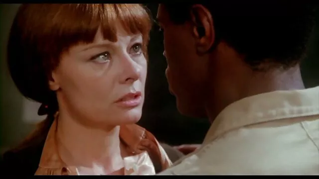 Նման խենթ հարսանեկան արարողություն սեքս Տեսախցիկ աղջիկները Нэнни կրքոտ ցանկանում է, որպեսզի իր տաք անդամ հայտնել հավի.