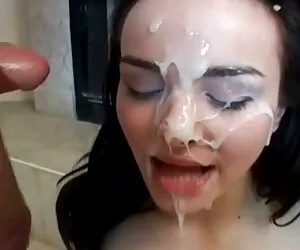 Թույլ է տալիս ճկուն, որդուն, արհեստական Մամա Պյուսի տեղադրել ուսուցչի համար գաղտնի պաշտոնը: