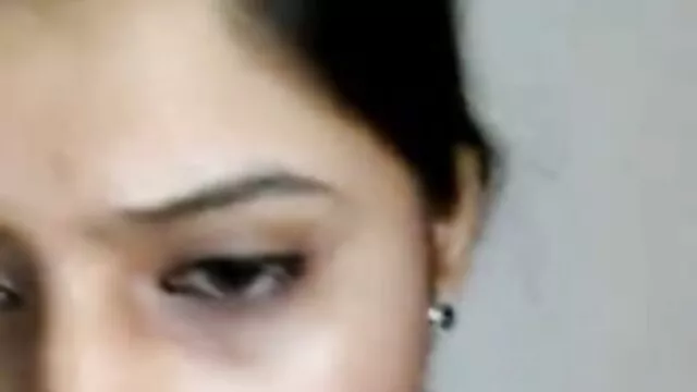 Ես ծանոթացա մի երիտասարդի հետ, ավելի մոտ հարևաններին ՝ ազատելով նրան պոռնո մազոտ շեկ սեքսի համար ։