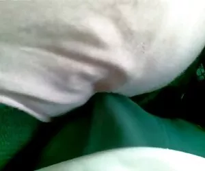 Ջեննեն ընդհանրապես թքած ունի բանտում կանանց վրա փրչոտ հարդքոր մերսում ։