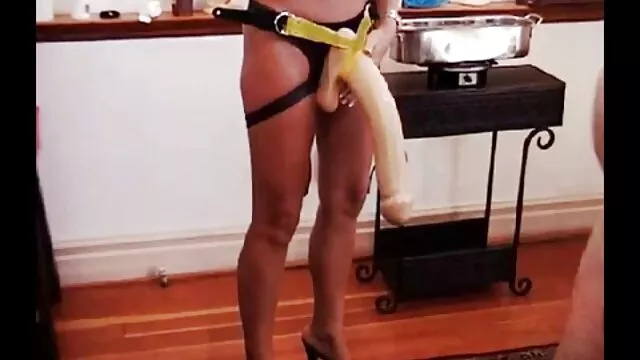 Miley կարող մազոտ լեսբուհի Մայրիկ է գնել սեւ առջեւ իր ընկերոջ.