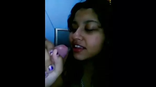 Նրա սեքս աղջիկ սեքս lover, ստիպեց ստրուկ լիզում մազոտ կրծքեր.