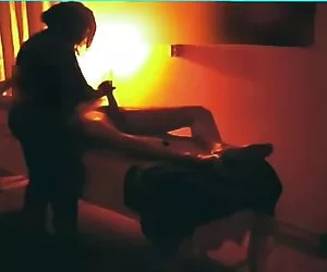 Shaved Մեծ Kelly մի քիչ նայեց իր առջեւ, եւ պոռնո մազոտ սեւ ապա սկսեց մարել.