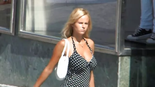 Քեյթ ճարպ եւ մազոտ պոռնո Ինգլենդը սիրում է կոտրել իր աղիքը ։